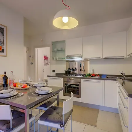 Lenni Swimming Pool And - Happy Apartment