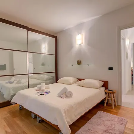 Apartment Lenni Swimming Pool And - Happy *