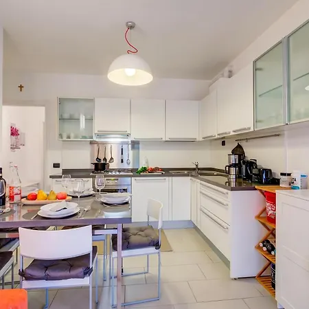 Lenni Apart. Swimming Pool And Lake + Wifi - Happy Rentals Appartamento Leggiuno