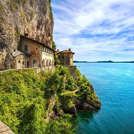 Lenni Apart. Swimming Pool And Lake + Wifi - Happy Rentals * Leggiuno